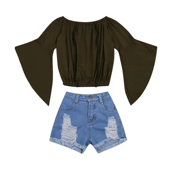 Новый комплект летней одежды для девочек из 2 предметов, футболка с вырезом лодочкой и нерегулярными рукавами, топы с короткими рваными джинсами